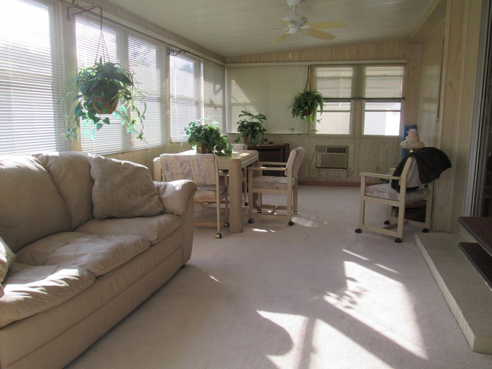 待售: $49,500 (2 贝兹, 2 浴室, 1200 平方英尺)