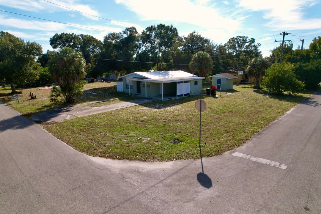 Active With Contract: $224,999 (3 beds, 1 baths, 864 Square Feet)