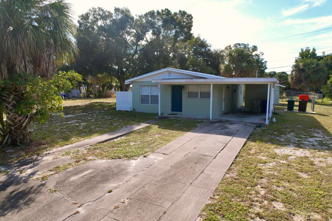 Active With Contract: $224,999 (3 beds, 1 baths, 864 Square Feet)