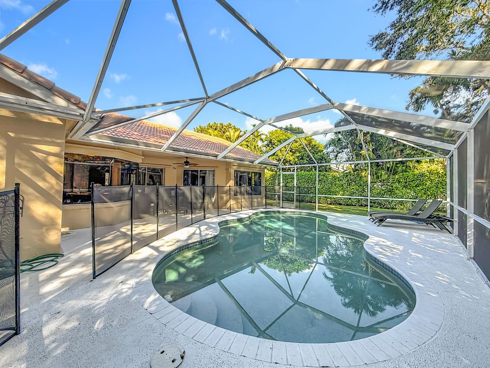 待售: $925,000 (4 贝兹, 2 浴室, 2217 平方英尺)