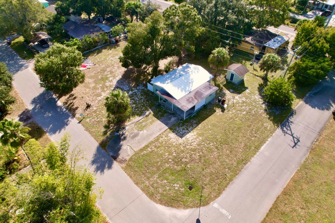 Active With Contract: $224,999 (3 beds, 1 baths, 864 Square Feet)