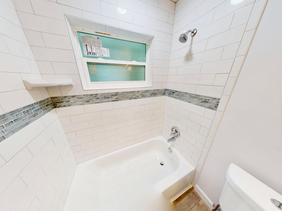 Active With Contract: $224,999 (3 beds, 1 baths, 864 Square Feet)