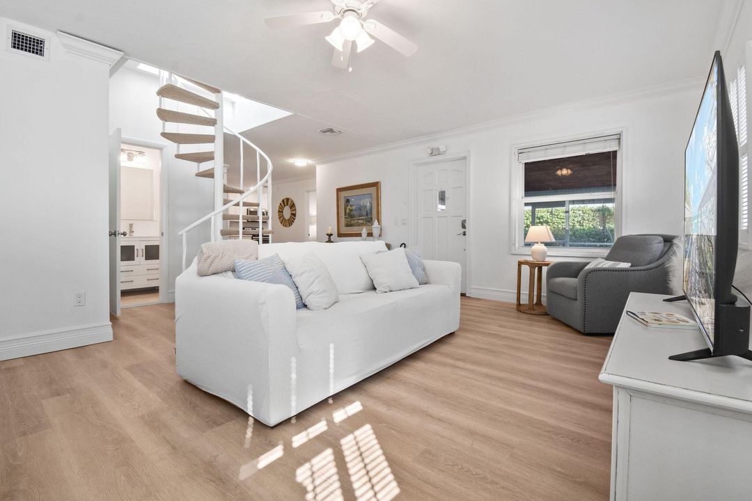 En Venta: $2,249,000 (4 camas, 3 baños, 2832 Pies cuadrados)