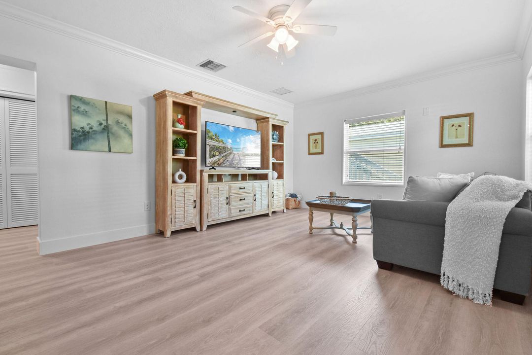 En Venta: $2,249,000 (4 camas, 3 baños, 2832 Pies cuadrados)