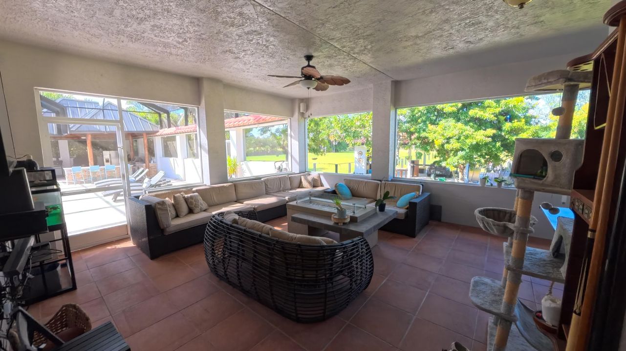 На продажу: $2,900,000 (5 спален, 5 ванн, 4491 Квадратных фут)