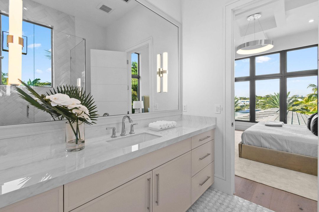 На продажу: $9,850,000 (4 спален, 5 ванн, 5379 Квадратных фут)