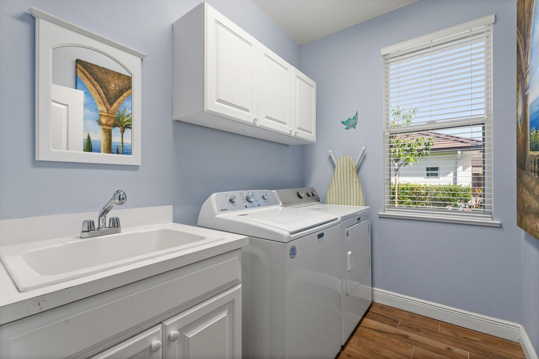 На продажу: $799,000 (3 спален, 2 ванн, 1986 Квадратных фут)