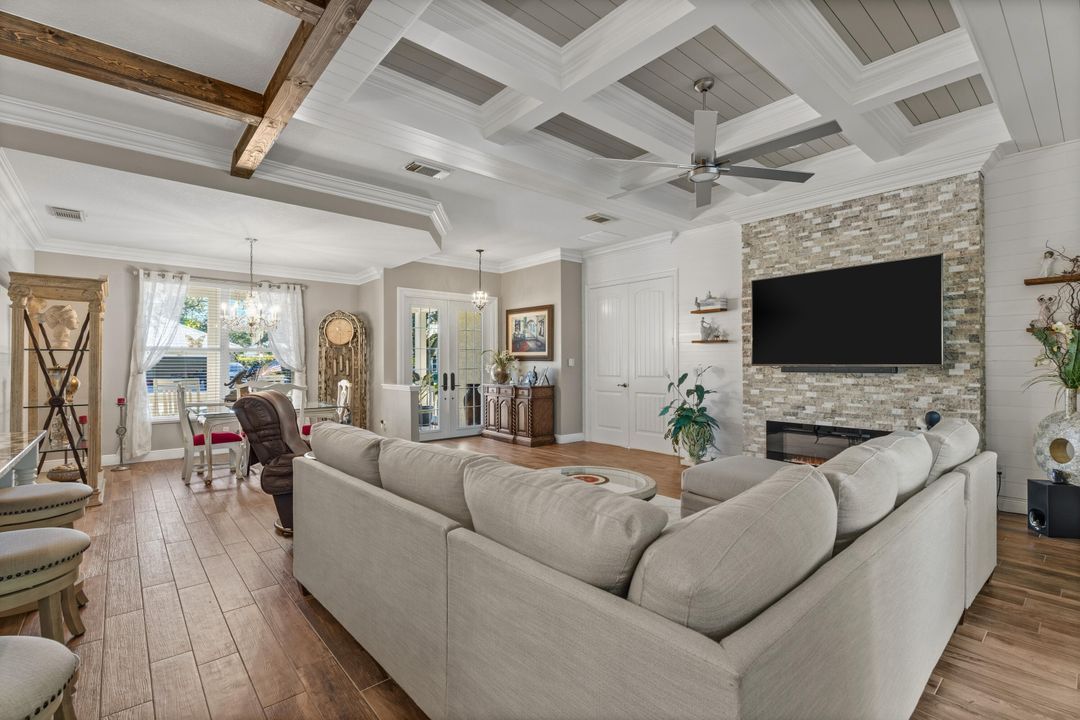 На продажу: $799,000 (3 спален, 2 ванн, 1986 Квадратных фут)