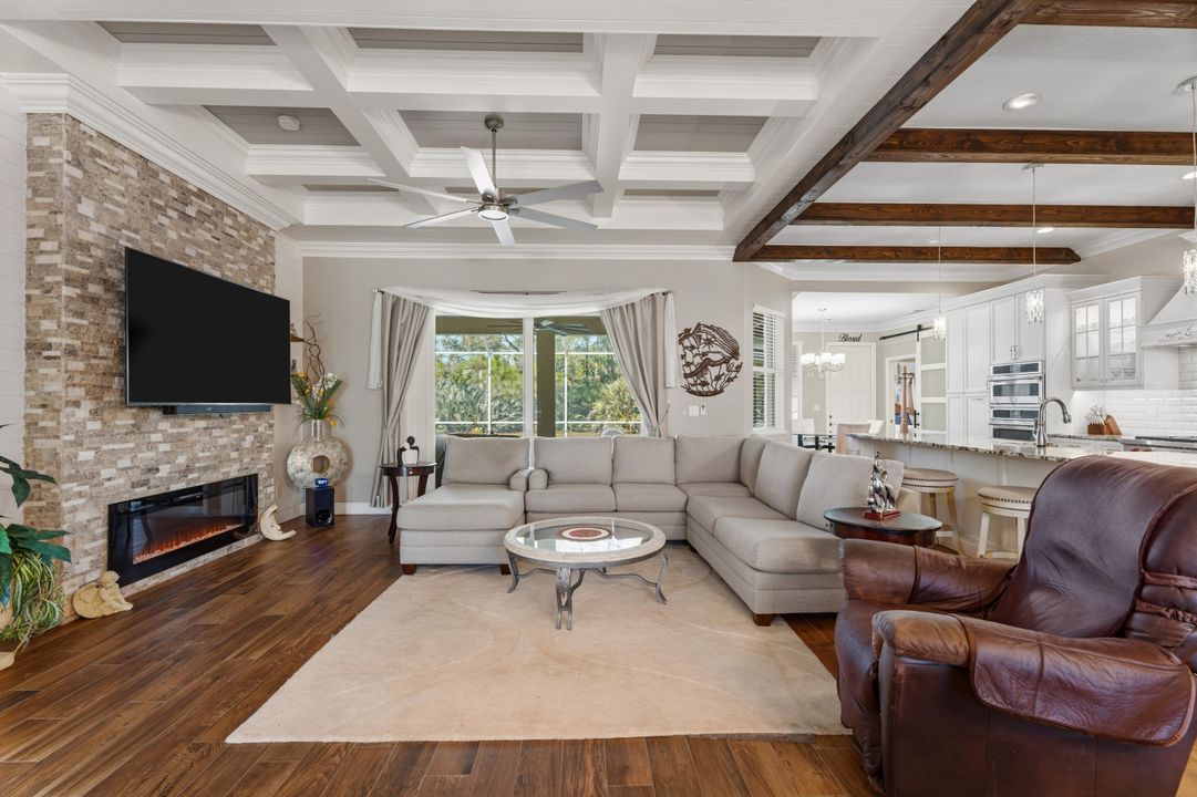 На продажу: $799,000 (3 спален, 2 ванн, 1986 Квадратных фут)