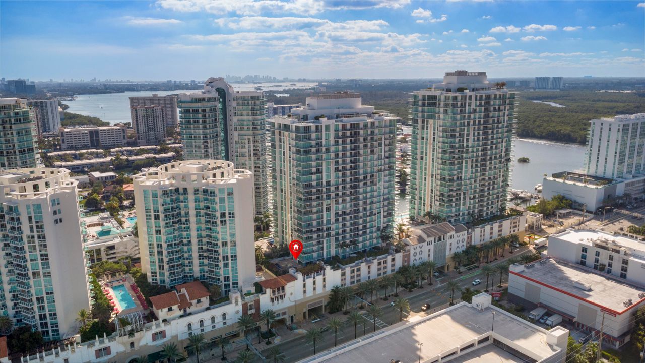 На продажу: $2,499,000 (3 спален, 3 ванн, 1865 Квадратных фут)