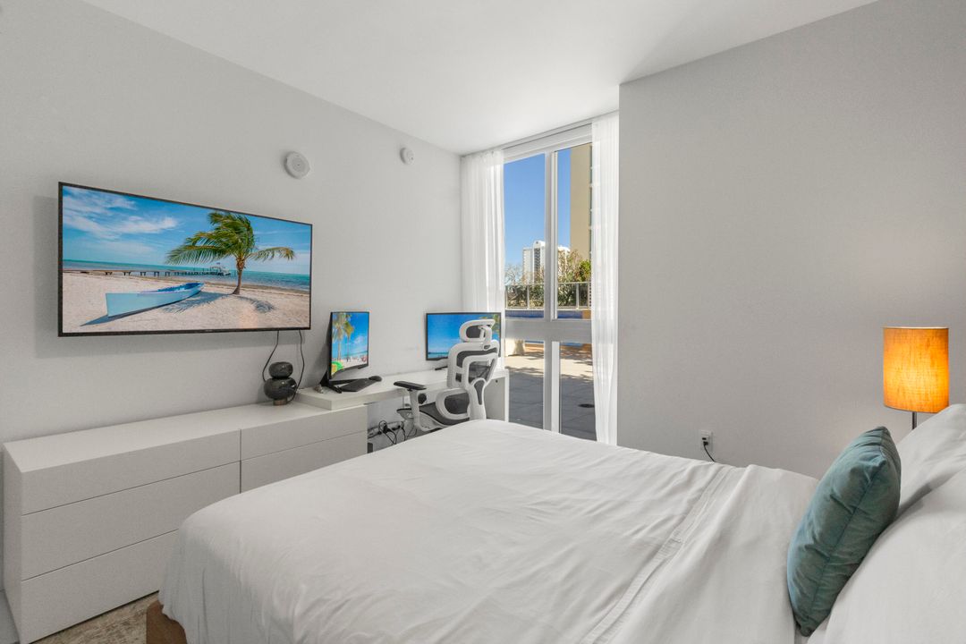 На продажу: $2,499,000 (3 спален, 3 ванн, 1865 Квадратных фут)