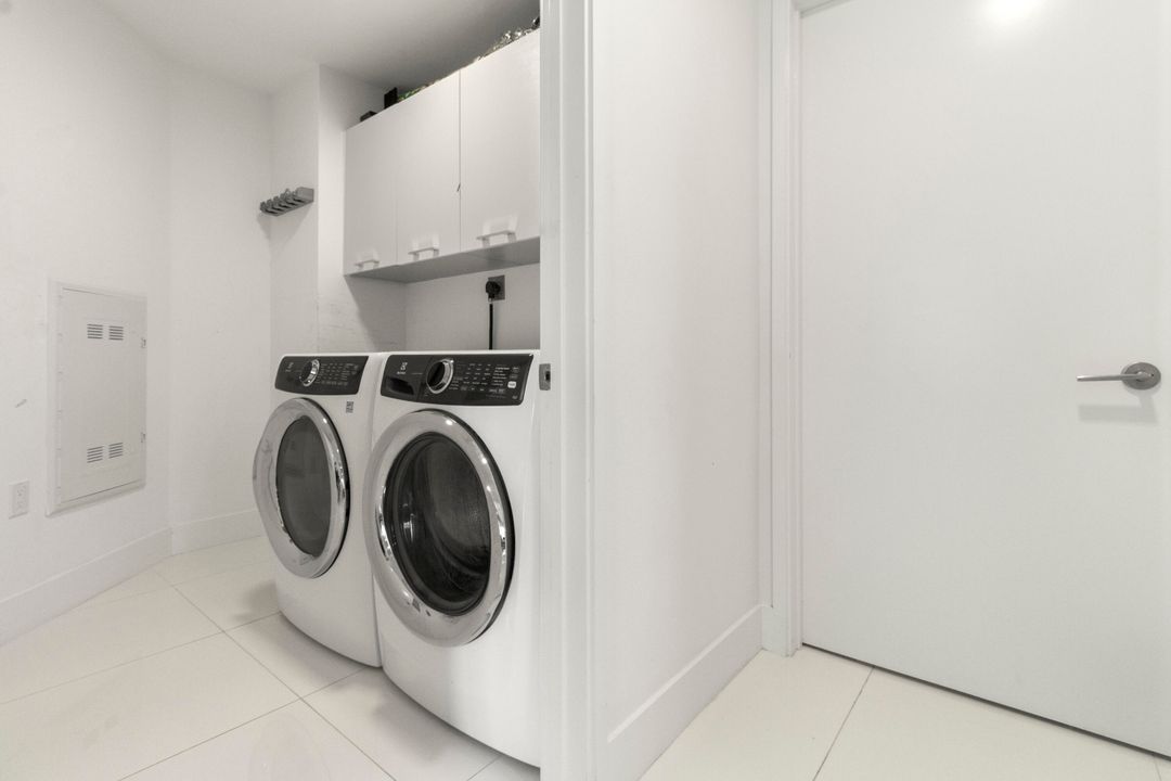 На продажу: $2,499,000 (3 спален, 3 ванн, 1865 Квадратных фут)