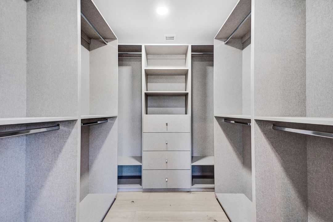 For Rent: $12,750 (3 beds, 2 baths, 2599 Square Feet)