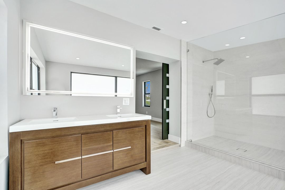 For Rent: $12,750 (3 beds, 2 baths, 2599 Square Feet)