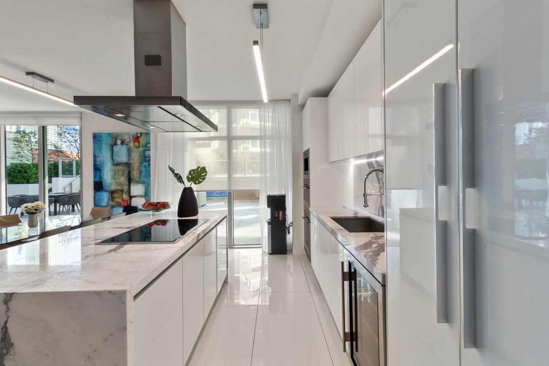 На продажу: $2,499,000 (3 спален, 3 ванн, 1865 Квадратных фут)