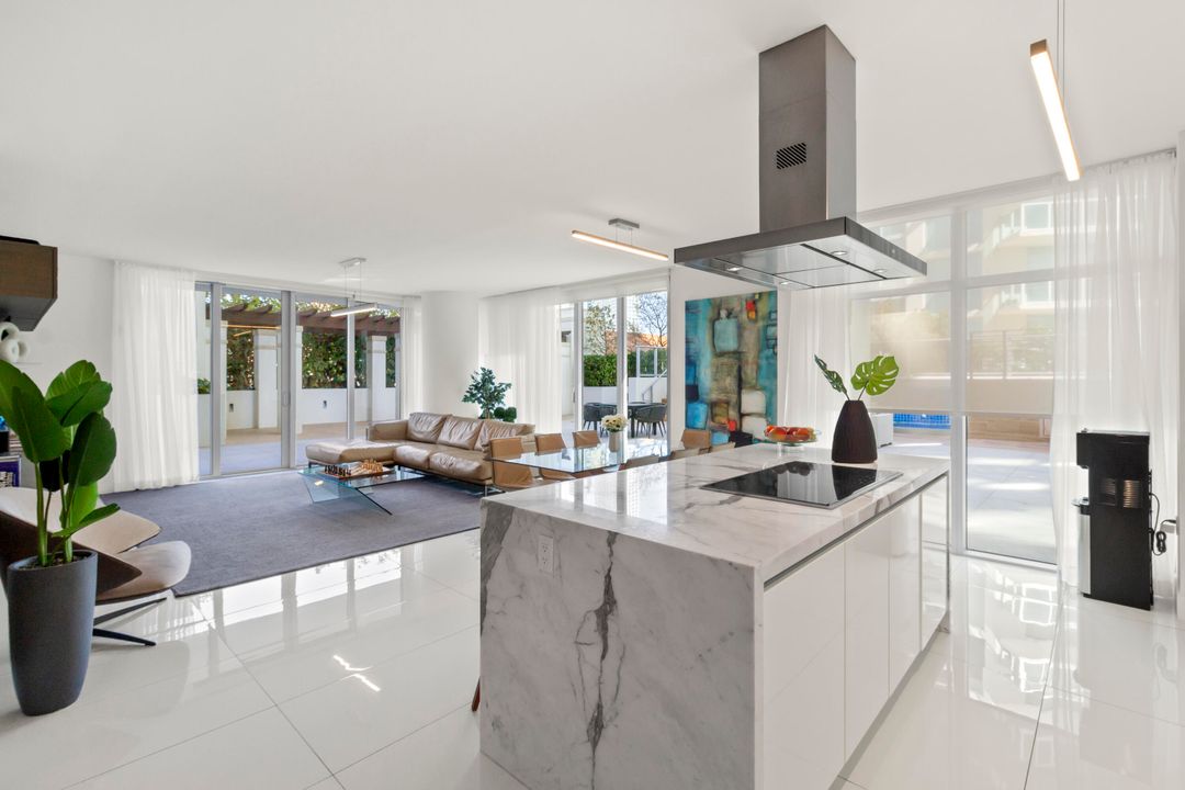 На продажу: $2,499,000 (3 спален, 3 ванн, 1865 Квадратных фут)