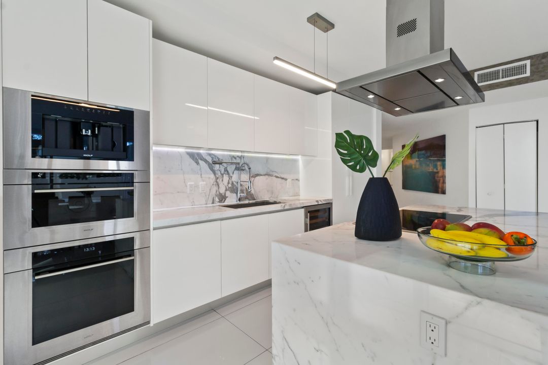 На продажу: $2,499,000 (3 спален, 3 ванн, 1865 Квадратных фут)