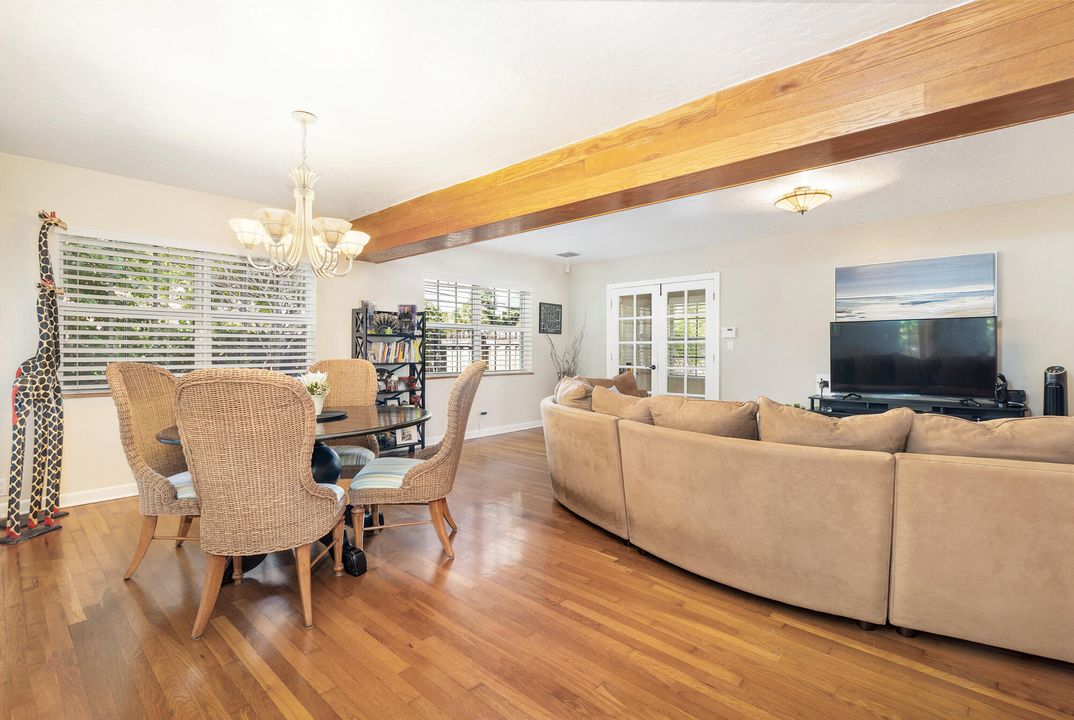 На продажу: $2,450,000 (4 спален, 2 ванн, 2184 Квадратных фут)