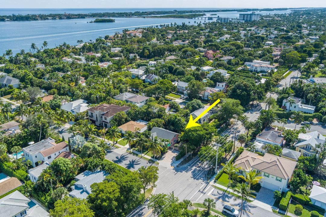 На продажу: $2,450,000 (4 спален, 2 ванн, 2184 Квадратных фут)