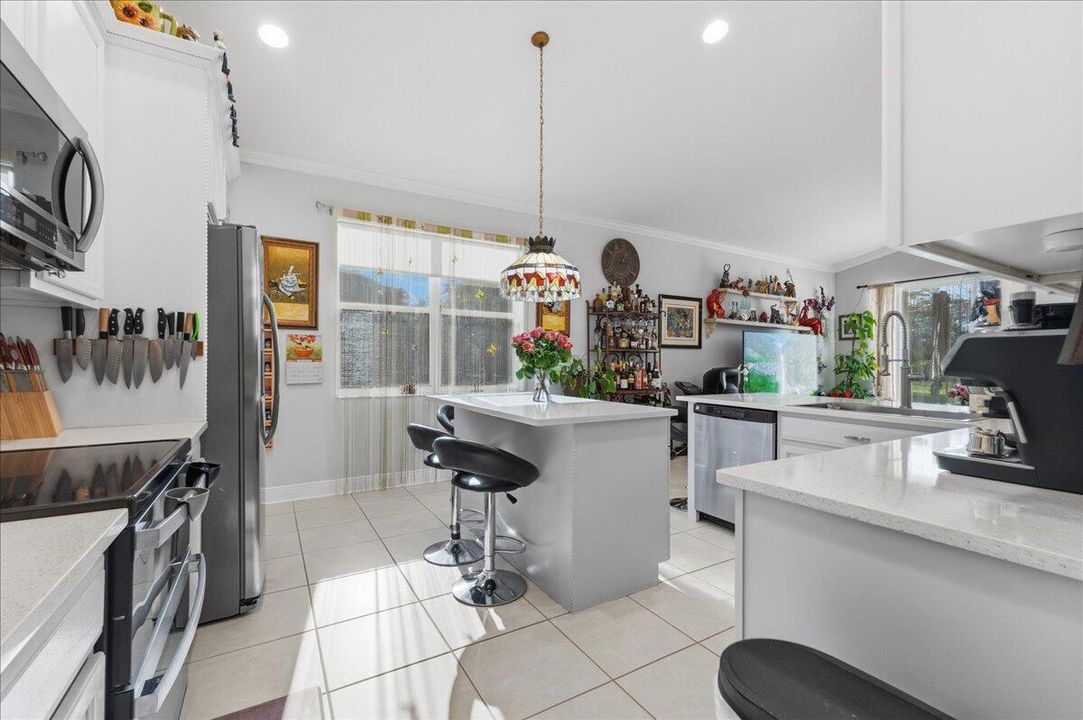 待售: $549,900 (3 贝兹, 2 浴室, 2023 平方英尺)