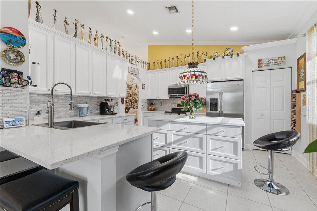 待售: $549,900 (3 贝兹, 2 浴室, 2023 平方英尺)