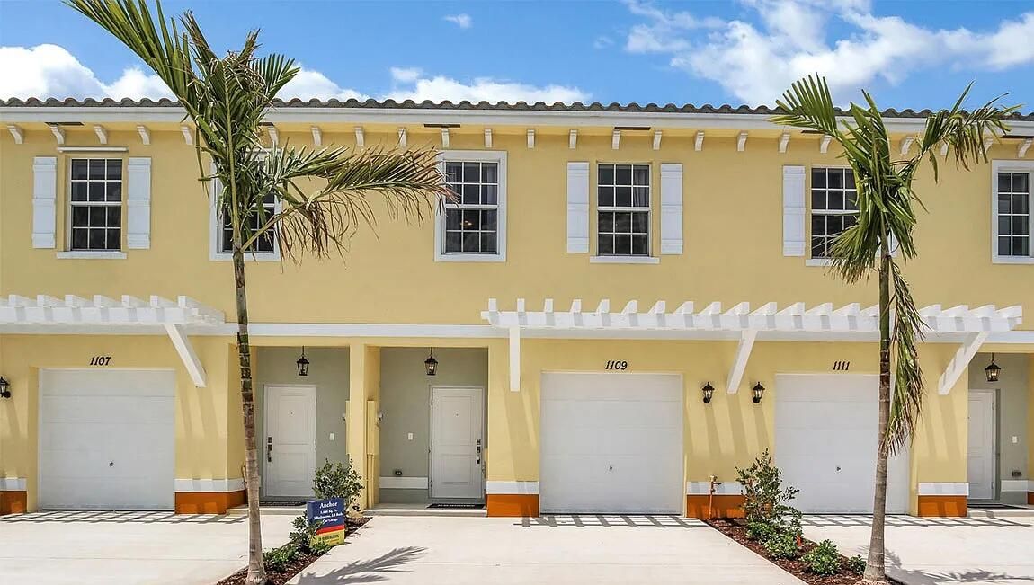 For Sale: $385,000 (3 beds, 2 baths, 1496 Square Feet)