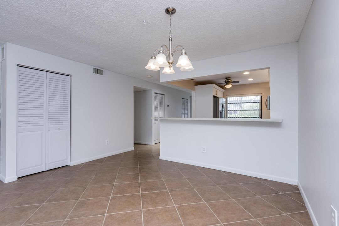 For Sale: $335,000 (2 beds, 2 baths, 1216 Square Feet)