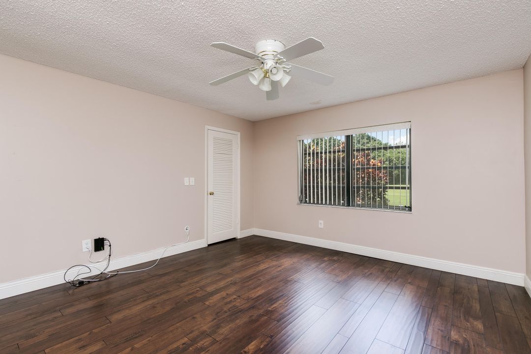 For Sale: $335,000 (2 beds, 2 baths, 1216 Square Feet)