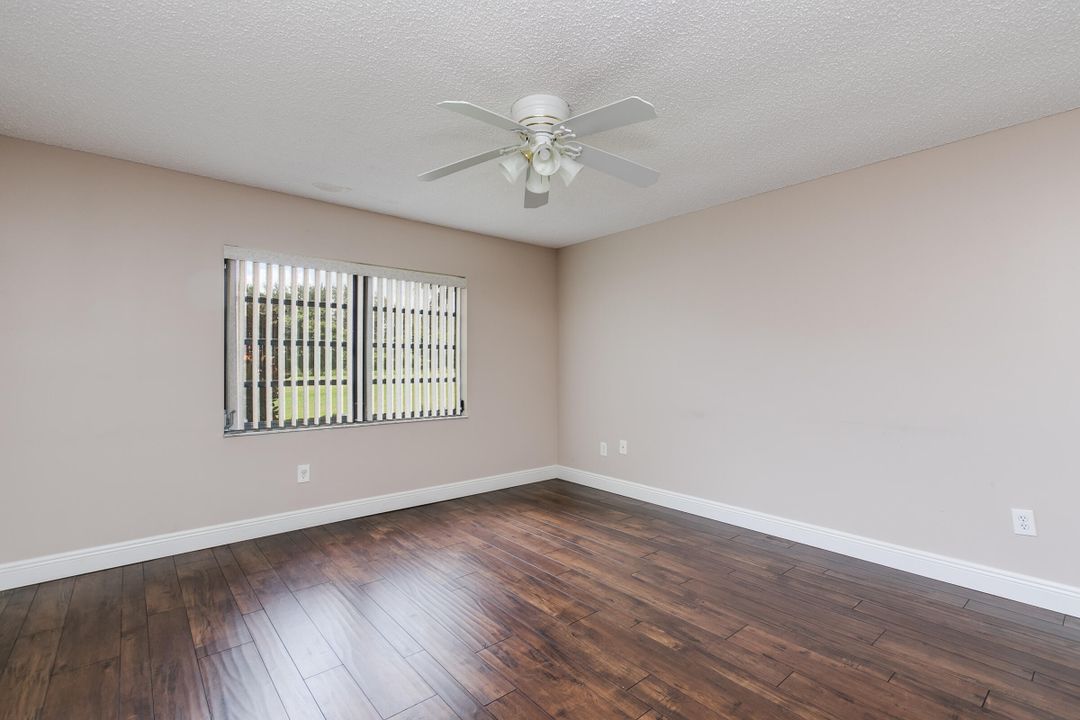 For Sale: $335,000 (2 beds, 2 baths, 1216 Square Feet)