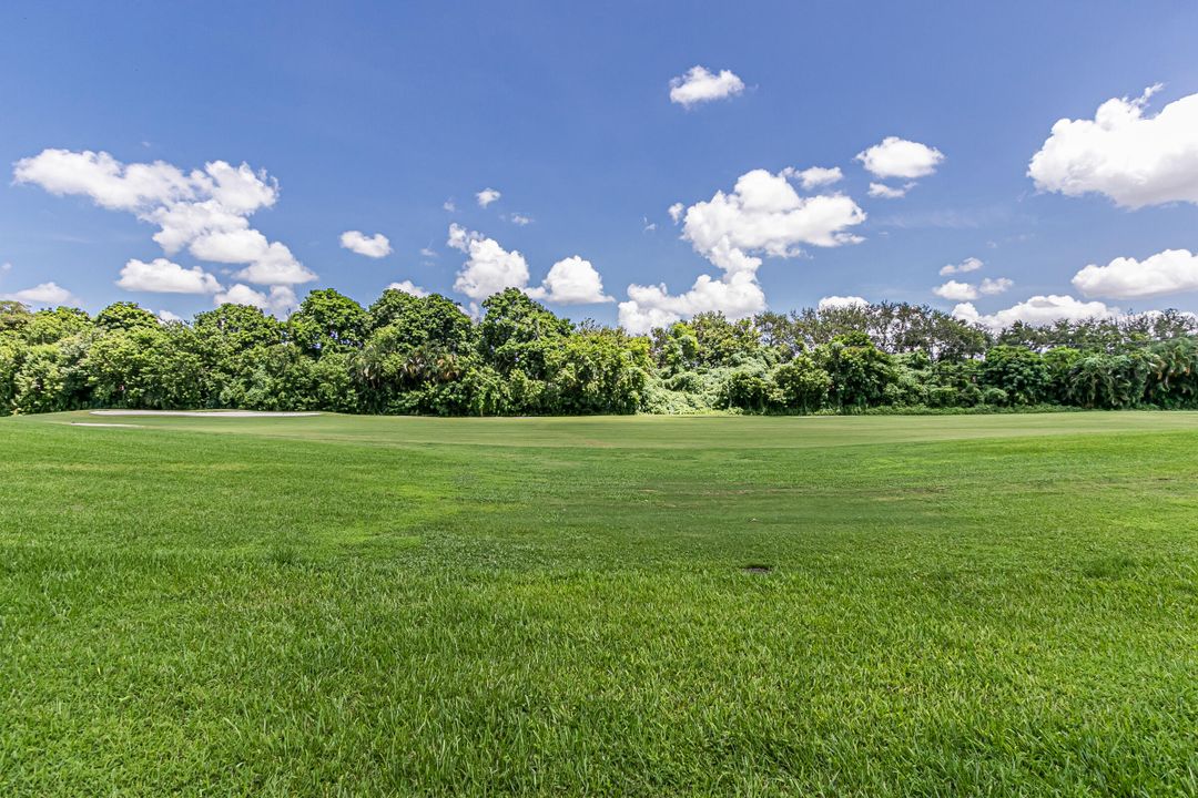 For Sale: $335,000 (2 beds, 2 baths, 1216 Square Feet)