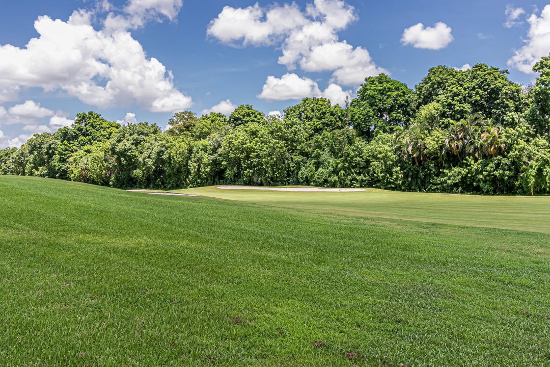 For Sale: $335,000 (2 beds, 2 baths, 1216 Square Feet)