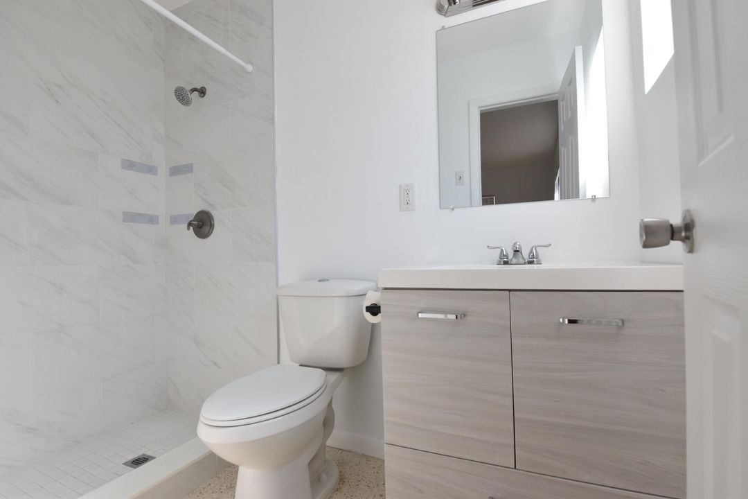 出租: $3,100 (3 贝兹, 2 浴室, 1193 平方英尺)