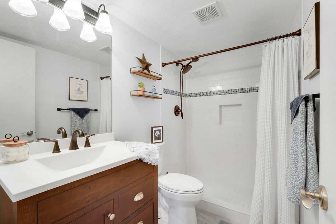 待售: $400,000 (2 贝兹, 2 浴室, 1021 平方英尺)