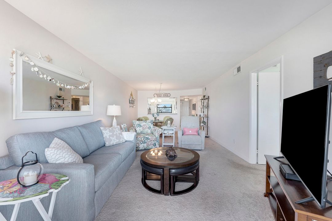 待售: $400,000 (2 贝兹, 2 浴室, 1021 平方英尺)