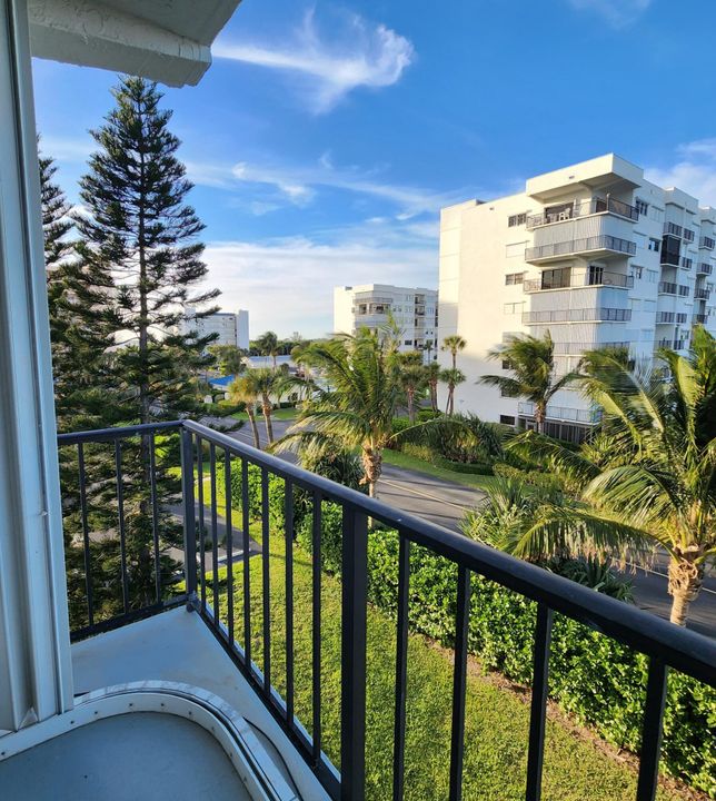 На продажу: $435,000 (2 спален, 2 ванн, 1126 Квадратных фут)