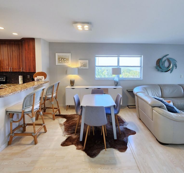 На продажу: $435,000 (2 спален, 2 ванн, 1126 Квадратных фут)