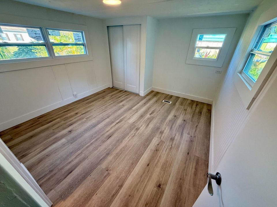 На продажу: $235,000 (4 спален, 2 ванн, 1464 Квадратных фут)