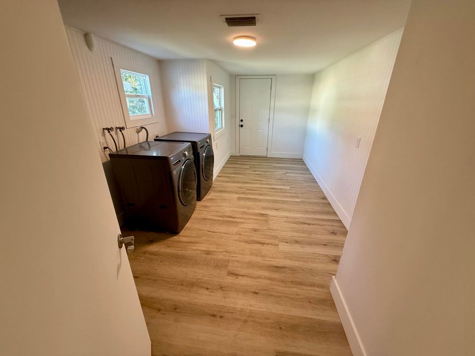 На продажу: $235,000 (4 спален, 2 ванн, 1464 Квадратных фут)