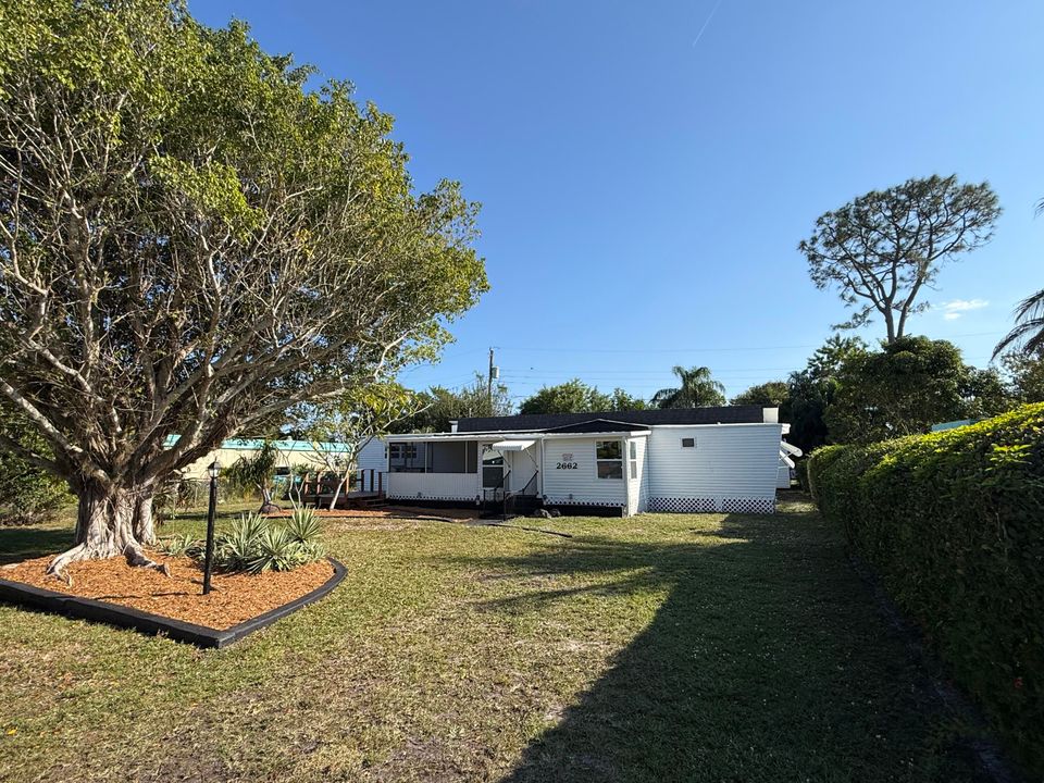 На продажу: $235,000 (4 спален, 2 ванн, 1464 Квадратных фут)