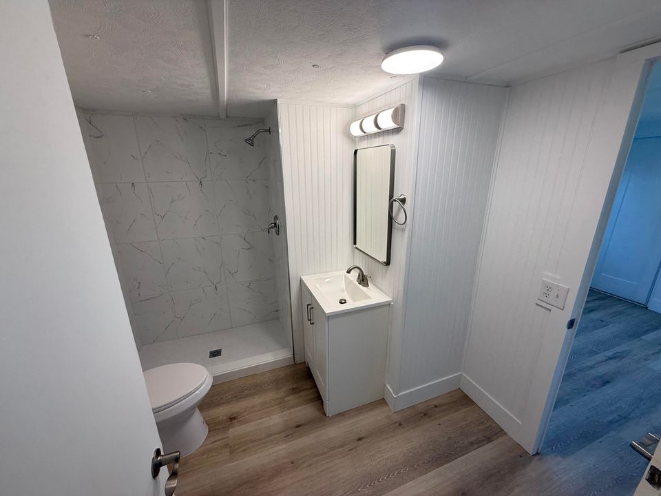 На продажу: $235,000 (4 спален, 2 ванн, 1464 Квадратных фут)