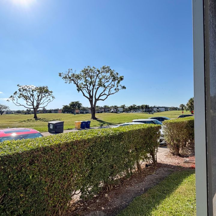 For Rent: $1,700 (1 beds, 1 baths, 760 Square Feet)