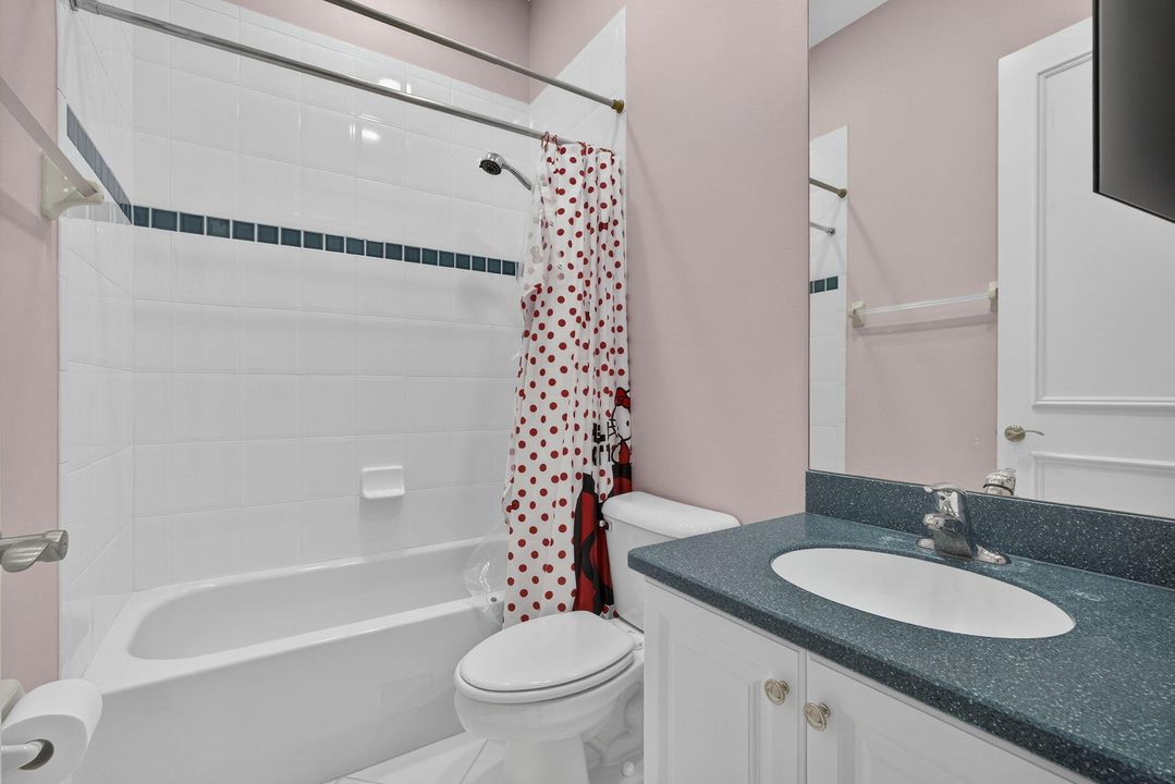 En Renta: $7,995 (6 camas, 5 baños, 4112 Pies cuadrados)