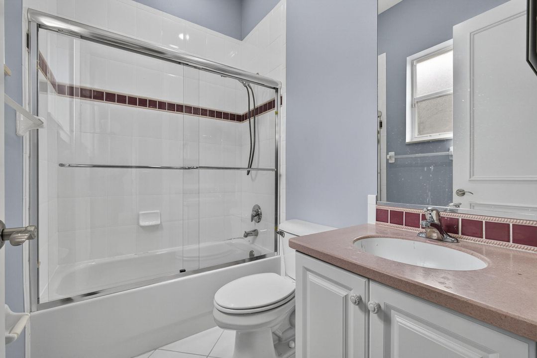 En Renta: $7,995 (6 camas, 5 baños, 4112 Pies cuadrados)