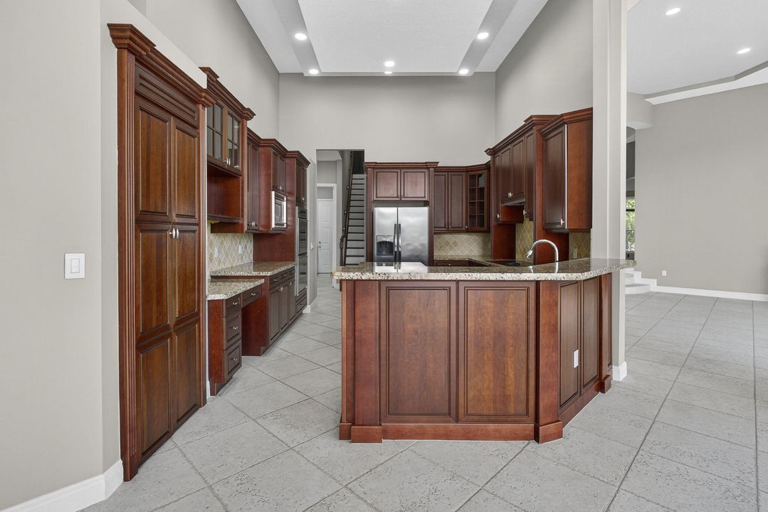 En Renta: $7,995 (6 camas, 5 baños, 4112 Pies cuadrados)