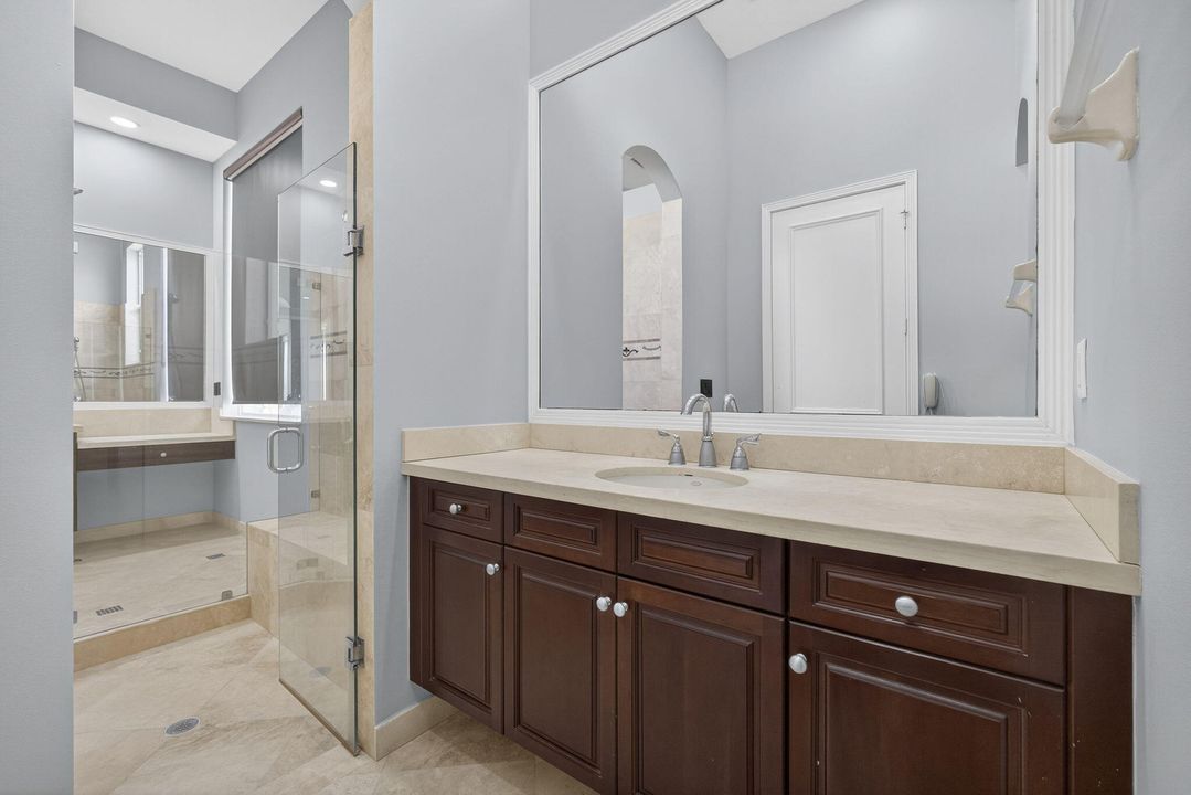 En Renta: $7,995 (6 camas, 5 baños, 4112 Pies cuadrados)