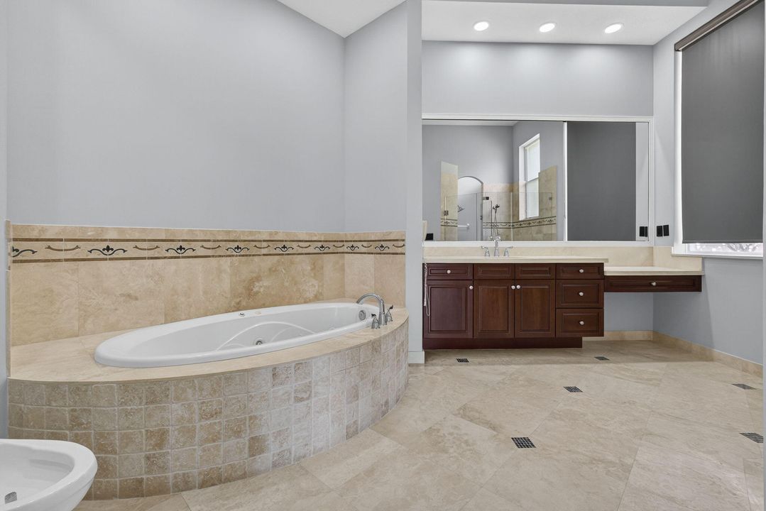 En Renta: $7,995 (6 camas, 5 baños, 4112 Pies cuadrados)