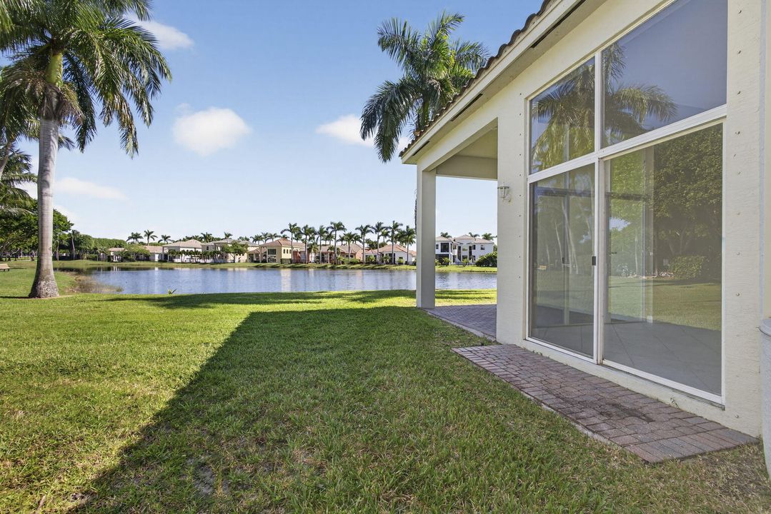 En Renta: $7,995 (6 camas, 5 baños, 4112 Pies cuadrados)