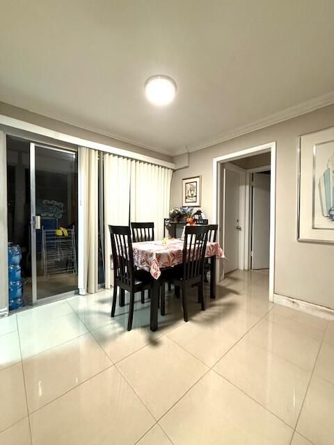 For Sale: $220,000 (2 beds, 2 baths, 882 Square Feet)