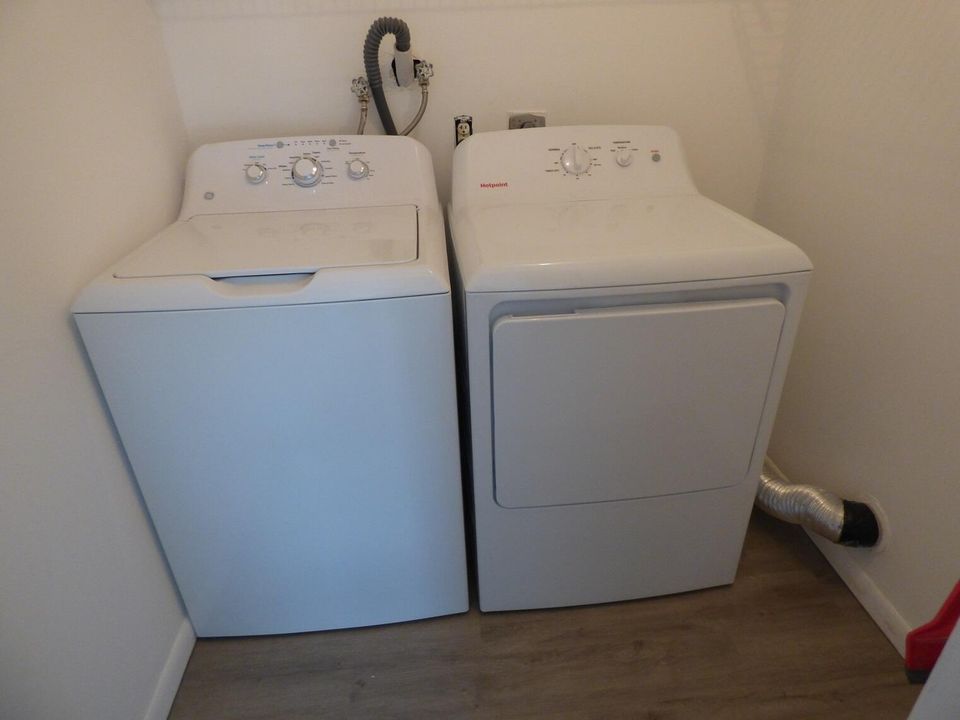 待售: $81,111 (1 贝兹, 1 浴室, 760 平方英尺)