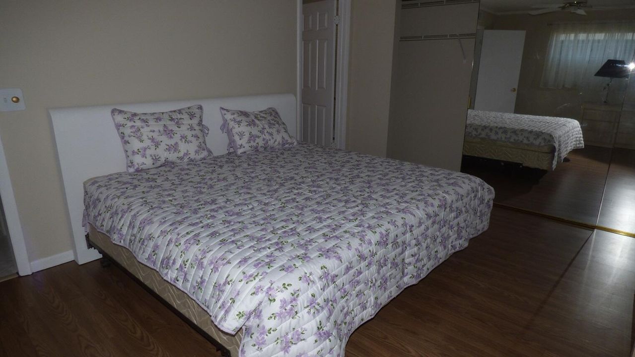 待售: $81,111 (1 贝兹, 1 浴室, 760 平方英尺)